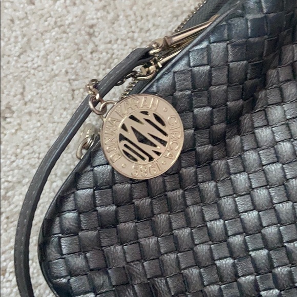 DKNY gray woven crossbody charm bag - Picture 4 of 8